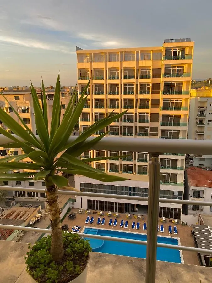 Aesthetic Durres Apartament 0*,