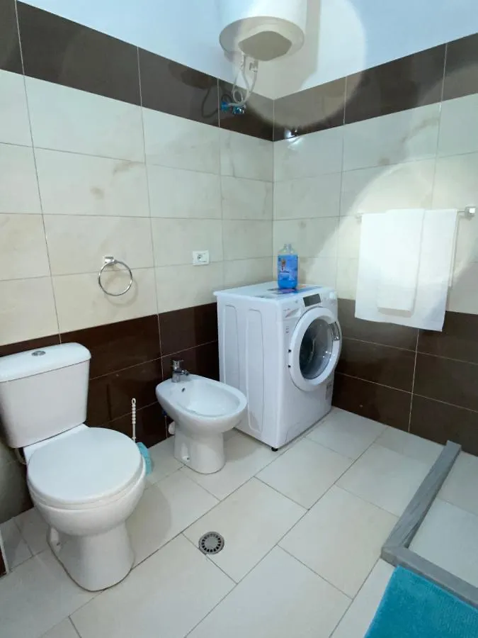 Aesthetic Durres Apartament 0*,